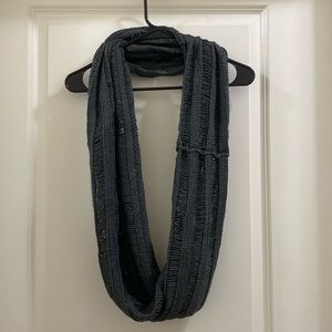 American Eagle grey circle scarf